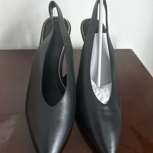 Black Slingback Heels with Pointed Toe and Moderate Heel